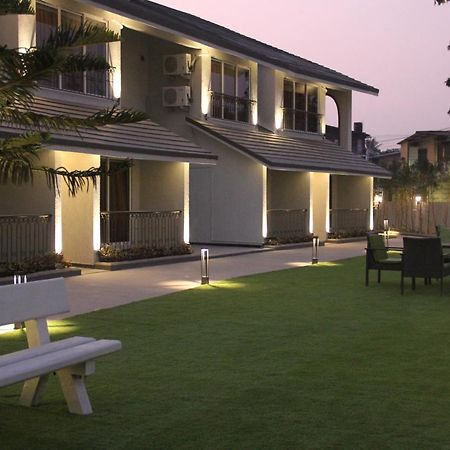 Meritas Adore Resort Lonavala Esterno foto