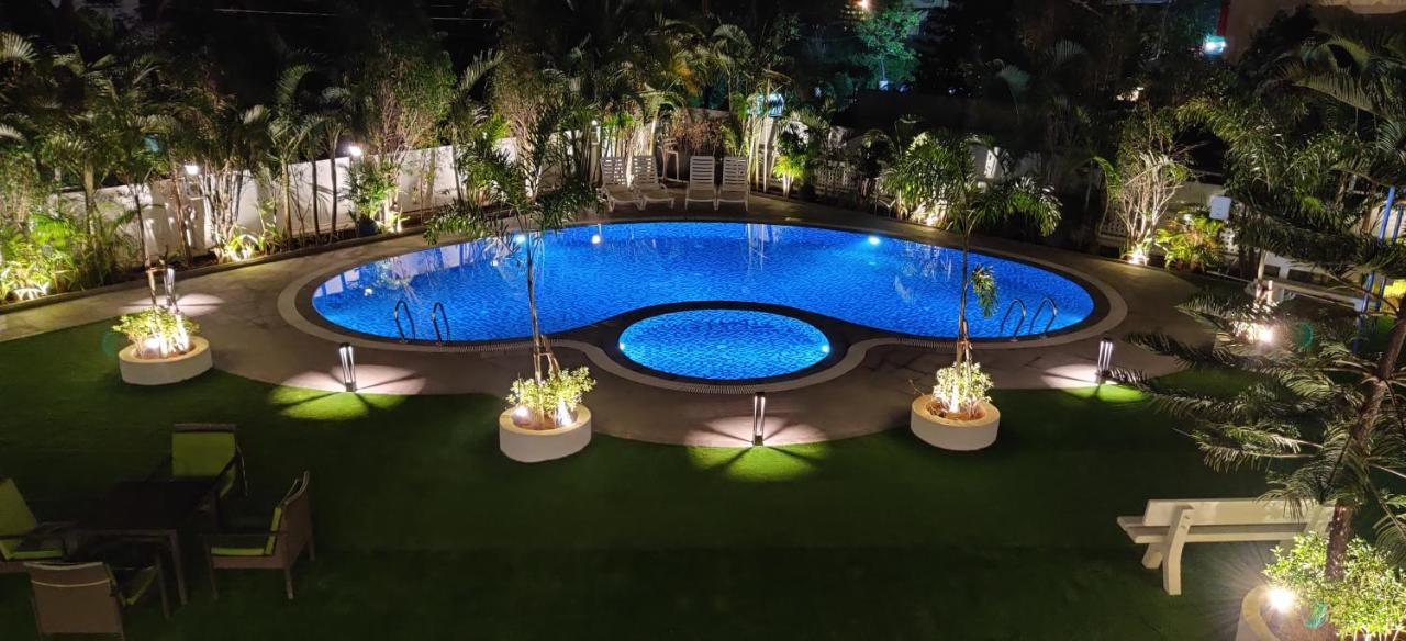 Meritas Adore Resort Lonavala Esterno foto
