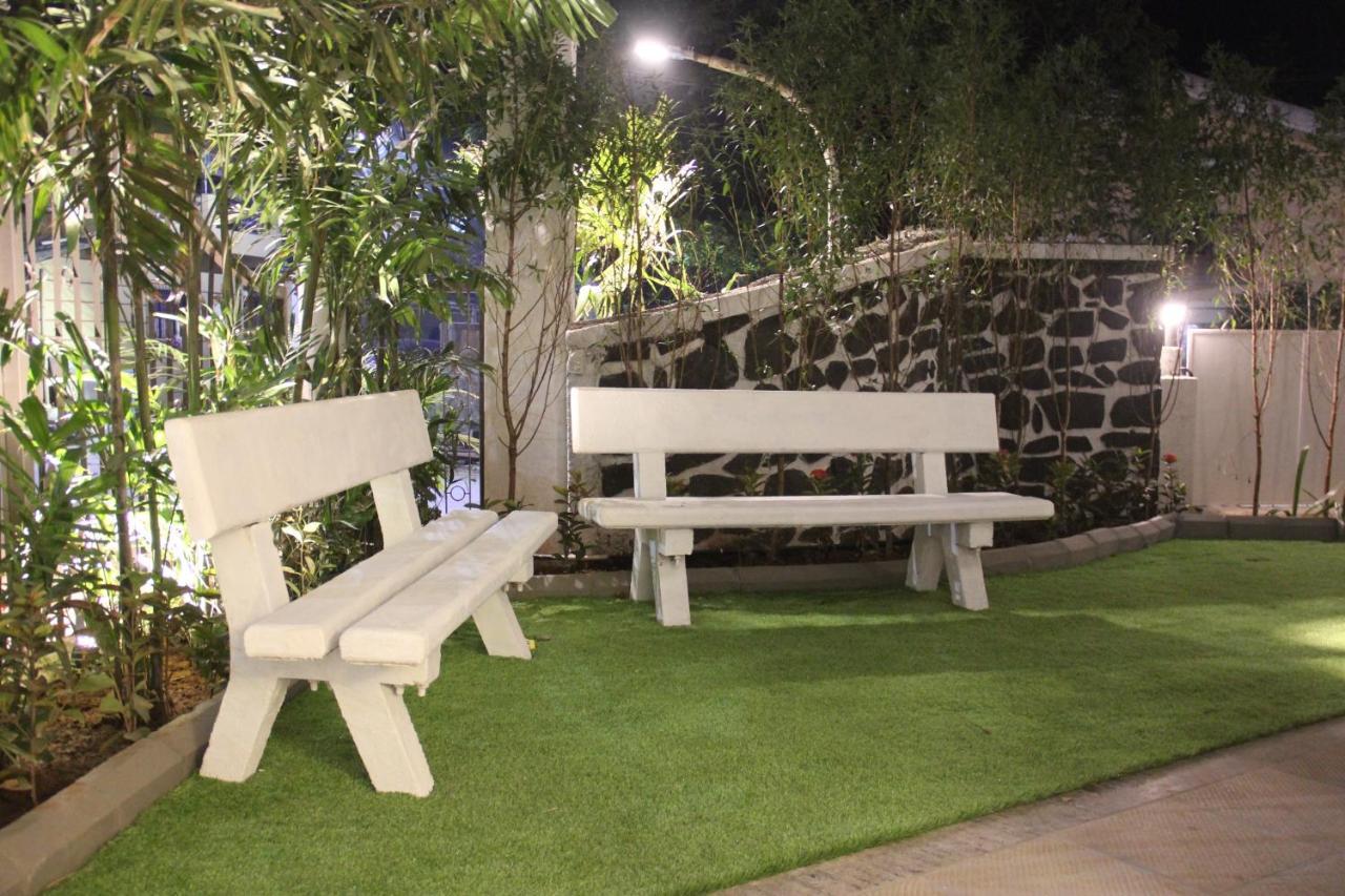 Meritas Adore Resort Lonavala Esterno foto